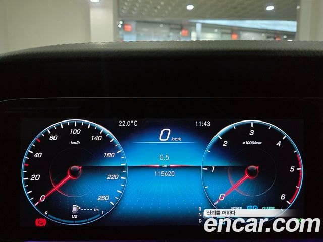 Mercedes-Benz E-Class (W213) E220d 4MATIC AMG Line 2023 — фото 9