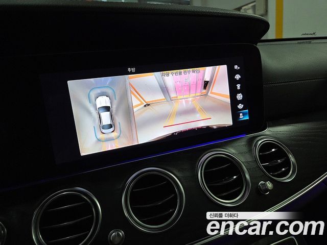 Mercedes-Benz E-Class (W213) E220d 4MATIC AMG Line 2023 — фото 15