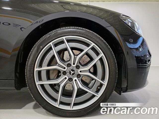 Mercedes-Benz E-Class (W213) E220d 4MATIC AMG Line 2023 — фото 23