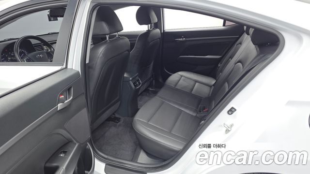 Hyundai Avante (AD) 1.6 GDI Smart 2017 — фото 12