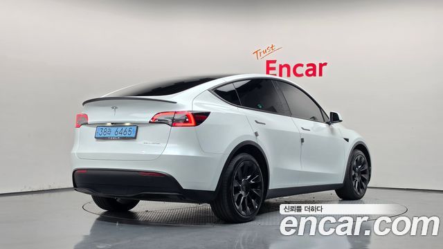 Tesla Model Y Long Range AWD 2023 — фото 2