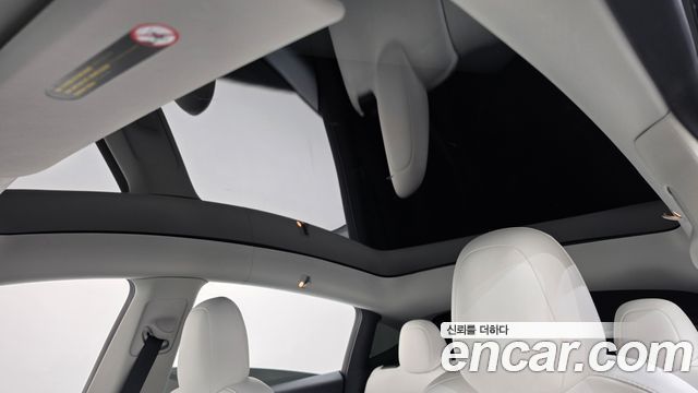Tesla Model Y Long Range AWD 2023 — фото 17