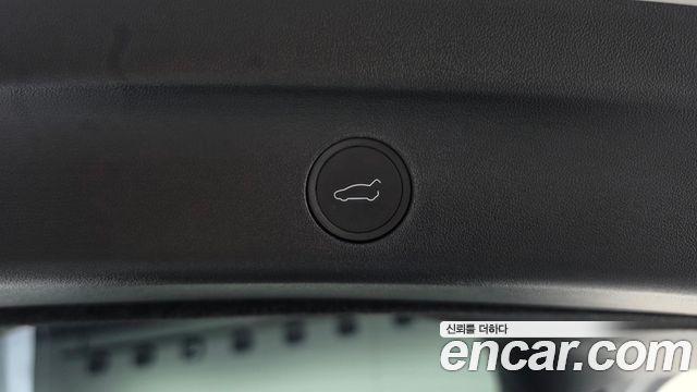 Tesla Model Y Long Range AWD 2023 — фото 18