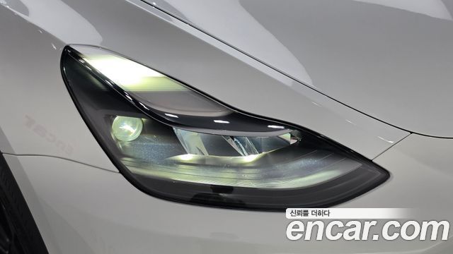 Tesla Model Y Long Range AWD 2023 — фото 22