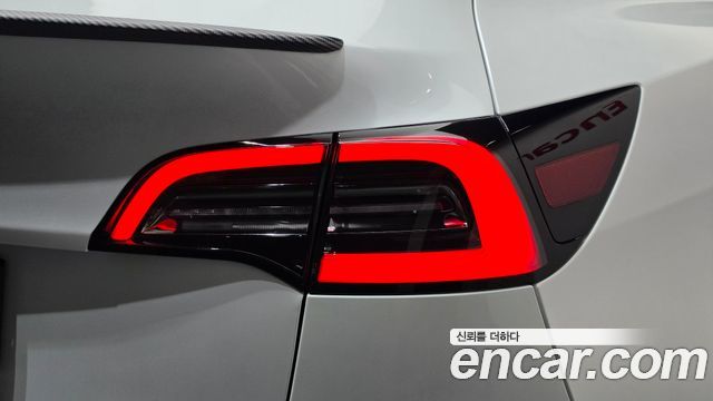 Tesla Model Y Long Range AWD 2023 — фото 23
