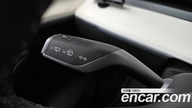 Tesla Model Y Long Range AWD 2023 — фото 27