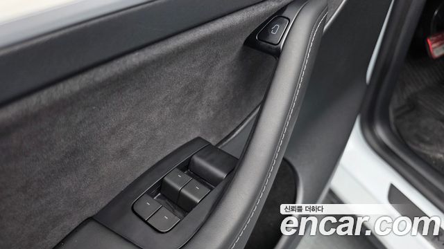 Tesla Model Y Long Range AWD 2023 — фото 28