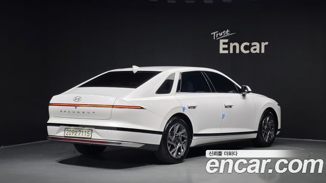 Hyundai Grandeur (GN7) 2,5 Gasoline 2WD Premium 2023 — фото 2