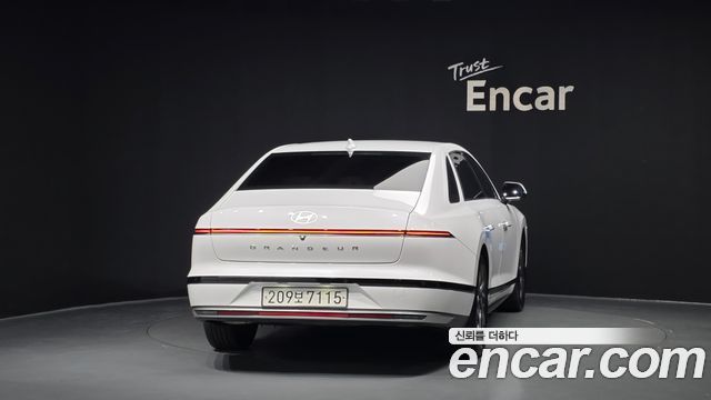 Hyundai Grandeur (GN7) 2,5 Gasoline 2WD Premium 2023 — фото 4