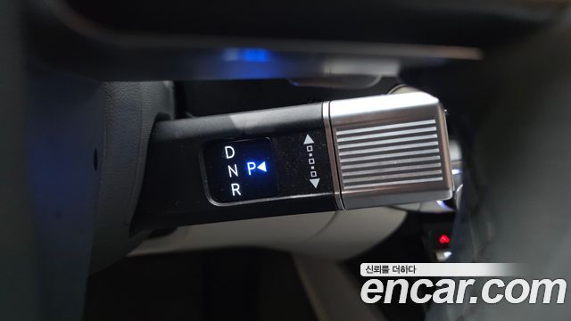 Hyundai Grandeur (GN7) 2,5 Gasoline 2WD Premium 2023 — фото 9