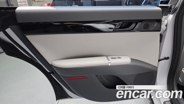 Hyundai Grandeur (GN7) 2,5 Gasoline 2WD Premium 2023 — фото 25