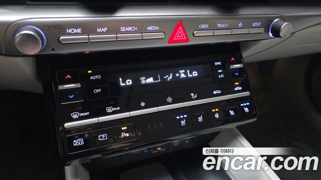 Hyundai Grandeur (GN7) 2,5 Gasoline 2WD Premium 2023 — фото 29