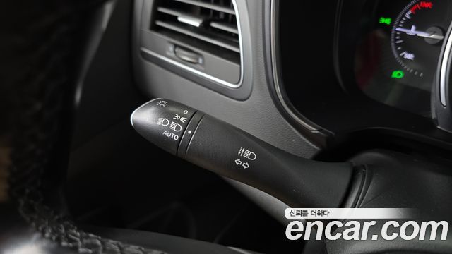 Renault Korea QM6 2.0 LPe LE Signature 2WD 2022 — фото 28