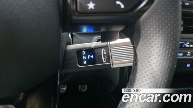 Hyundai Staria EV Lounge 11-Seater Prestige 2027 — фото 9