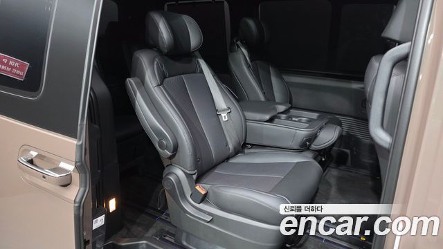 Hyundai Staria EV Lounge 11-Seater Prestige 2027 — фото 12