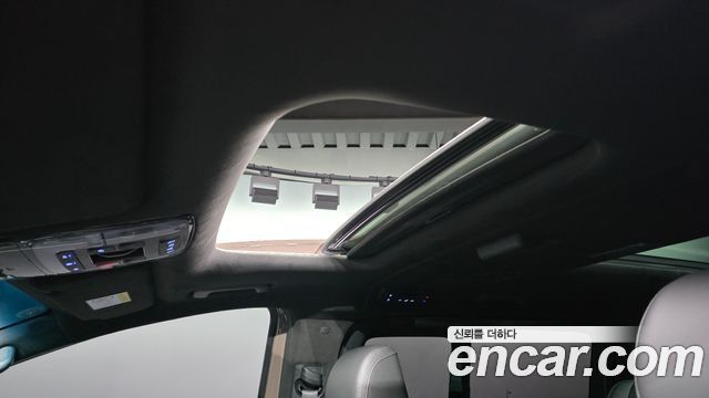 Hyundai Staria EV Lounge 11-Seater Prestige 2027 — фото 19