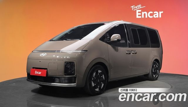 Hyundai Staria EV Lounge 11-Seater Prestige