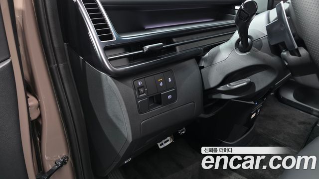 Hyundai Staria EV Lounge 11-Seater Prestige 2027 — фото 29