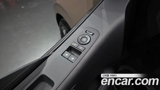 Hyundai Staria EV Lounge 11-Seater Prestige 2027 — фото 35