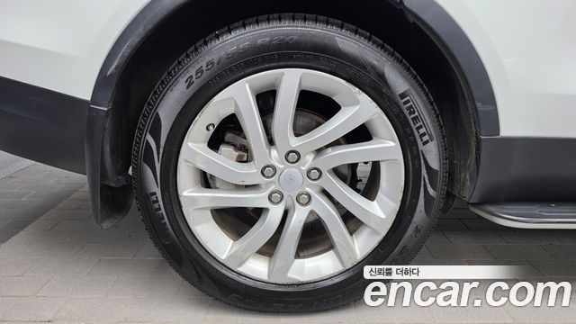 Land Rover Discovery 5 3.0 TD6 HSE 2018 — фото 5