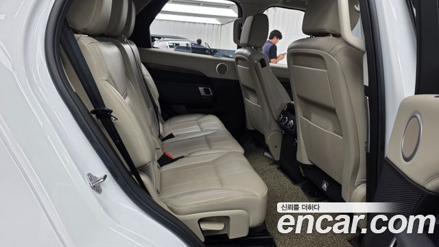Land Rover Discovery 5 3.0 TD6 HSE 2018 — фото 11