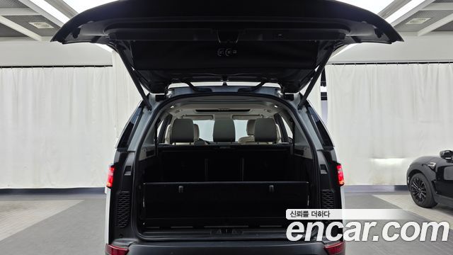 Land Rover Discovery 5 3.0 TD6 HSE 2018 — фото 20