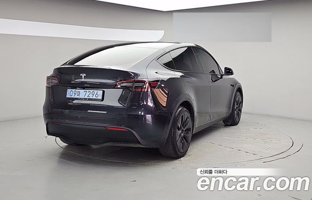 Tesla Model Y RWD 2025 — фото 2