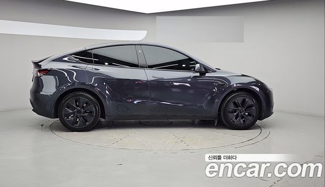 Tesla Model Y RWD 2025 — фото 3