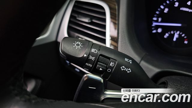 Genesis G80 3.3 GDI AWD Premium Luxury 2018 — фото 35
