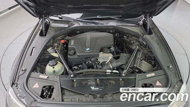 BMW 5 Series (F10) 528i 2014 — фото 6