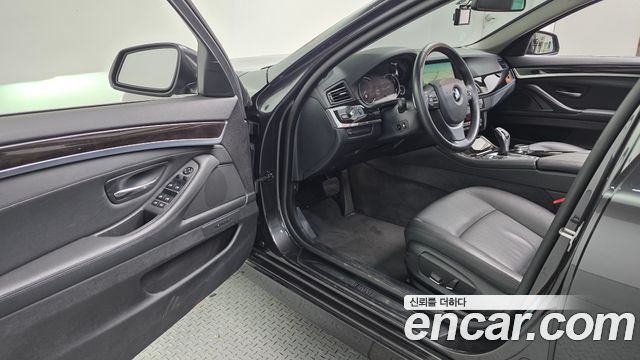 BMW 5 Series (F10) 528i 2014 — фото 10