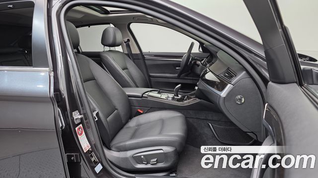 BMW 5 Series (F10) 528i 2014 — фото 11
