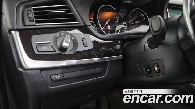BMW 5 Series (F10) 528i 2014 — фото 18