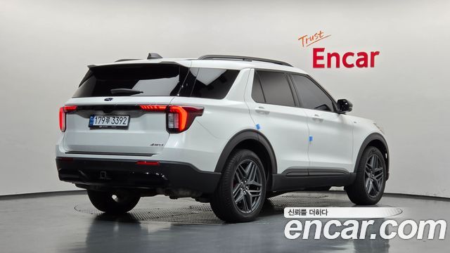 Ford Explorer (VI) 2.3 ST-Line 4WD 2025 — фото 2