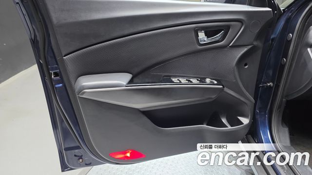 KG Mobility (SsangYong) Tivoli LX 2WD 2017 — фото 24