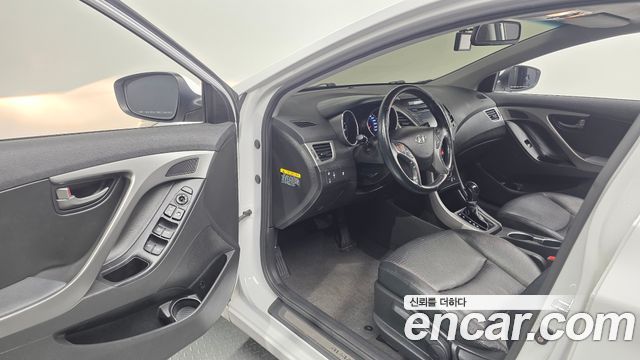 Hyundai Avante 1.6 GDi Modern Standard 2015 — фото 10