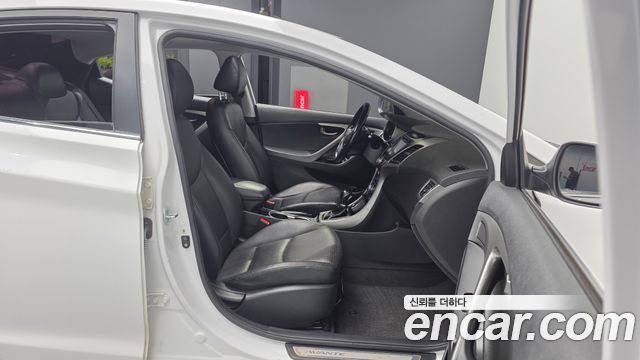 Hyundai Avante 1.6 GDi Modern Standard 2015 — фото 11