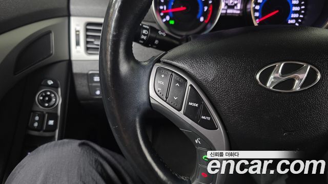 Hyundai Avante 1.6 GDi Modern Standard 2015 — фото 17