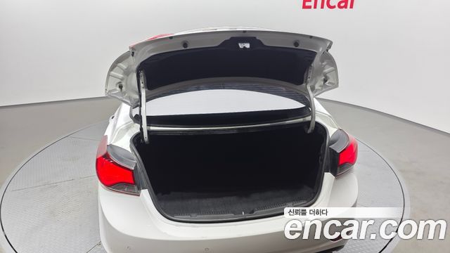 Hyundai Avante 1.6 GDi Modern Standard 2015 — фото 20