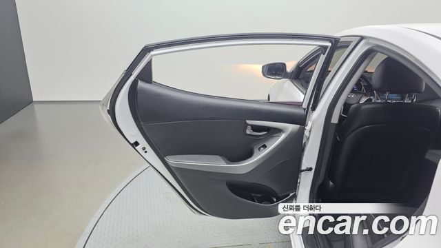 Hyundai Avante 1.6 GDi Modern Standard 2015 — фото 25