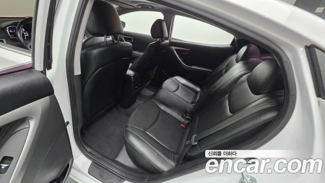 Hyundai Avante 1.6 GDi Modern Standard 2015 — фото 26