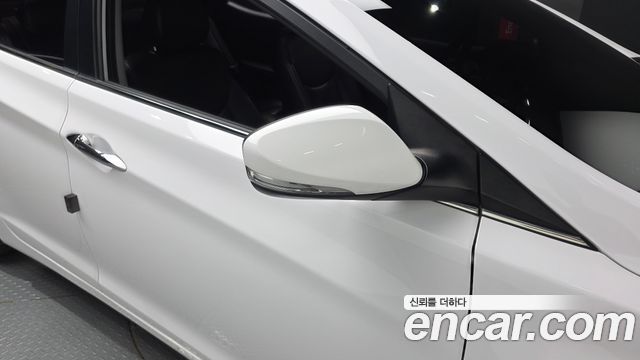 Hyundai Avante 1.6 GDi Modern Standard 2015 — фото 32