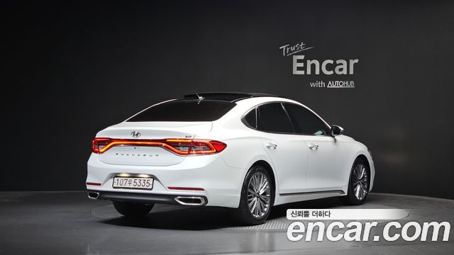 Hyundai Grandeur (IG) 3.0 Exclusive Special 2018 — фото 2