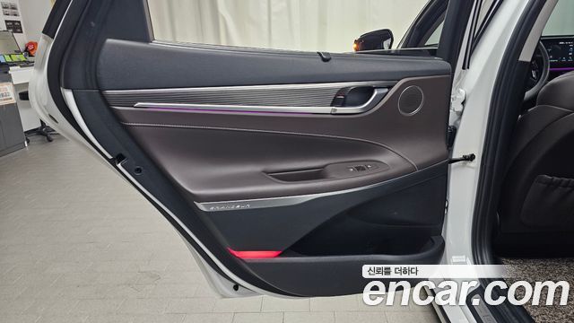 Hyundai Grandeur (IG) 3.0 Exclusive Special 2018 — фото 25