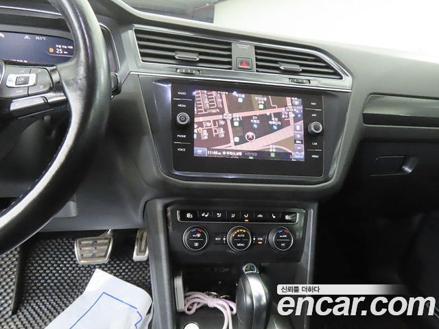 Volkswagen Tiguan (II) 2.0 TDI Prestige 2020 — фото 23