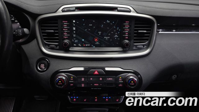 Kia Sorento Diesel 2.0 2WD Noblesse Special 2015 — фото 15