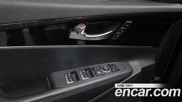 Kia Sorento Diesel 2.0 2WD Noblesse Special 2015 — фото 17