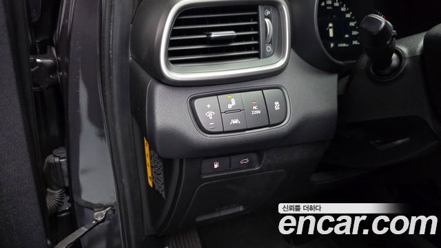 Kia Sorento Diesel 2.0 2WD Noblesse Special 2015 — фото 18