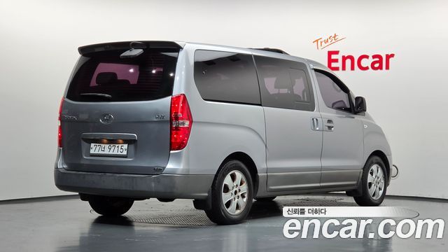 Hyundai Grand Starex 11-Seater Wagon HVX VIP PACK 2012 — фото 2