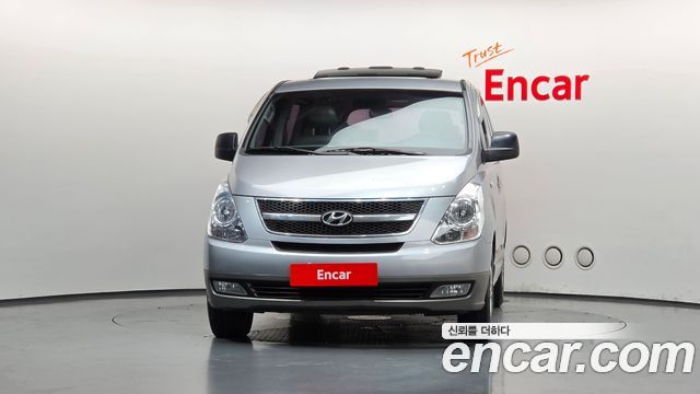 Hyundai Grand Starex 11-Seater Wagon HVX VIP PACK 2012 — фото 3